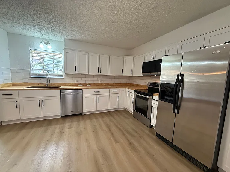 3106 Sierra Dr — Photo 5