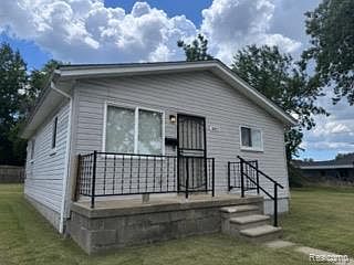 1st image of 3957 13th St