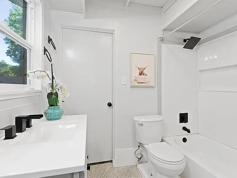 3281 Myers St — Photo 7
