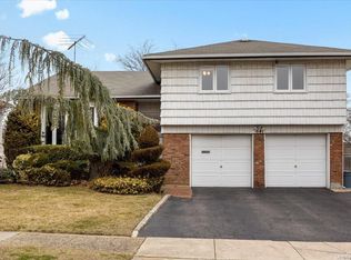 647 Prescott Pl, Valley Stream, NY 11581