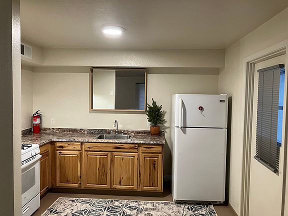 3rd image of 410 W 10th St