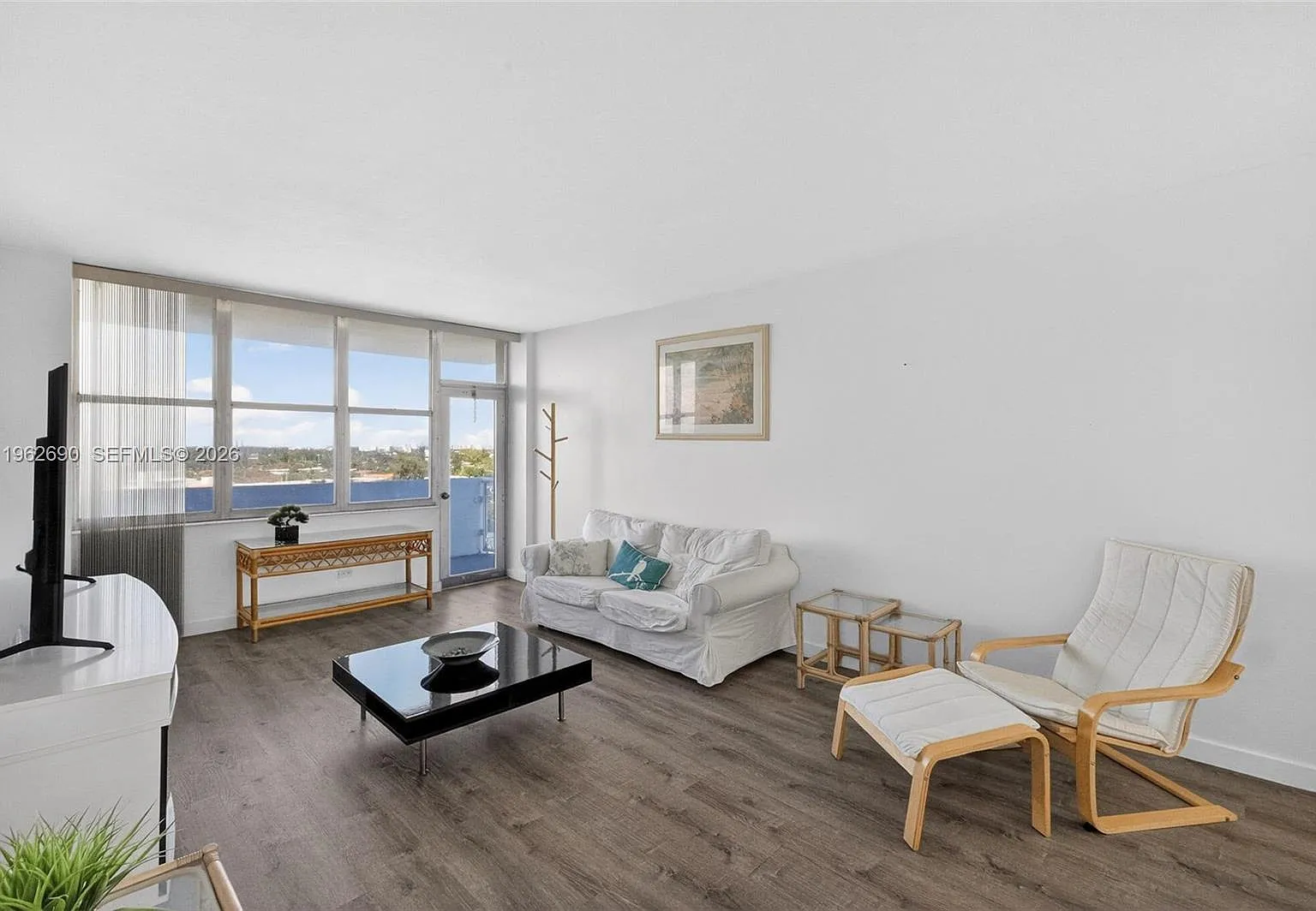 Parkview Point Condominium — Photo 2
