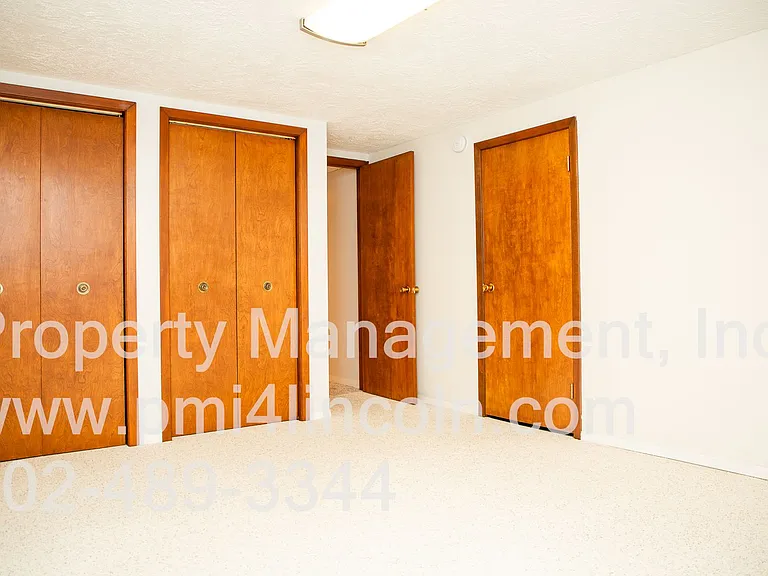 8030 N Hazelwood Dr — Photo 37