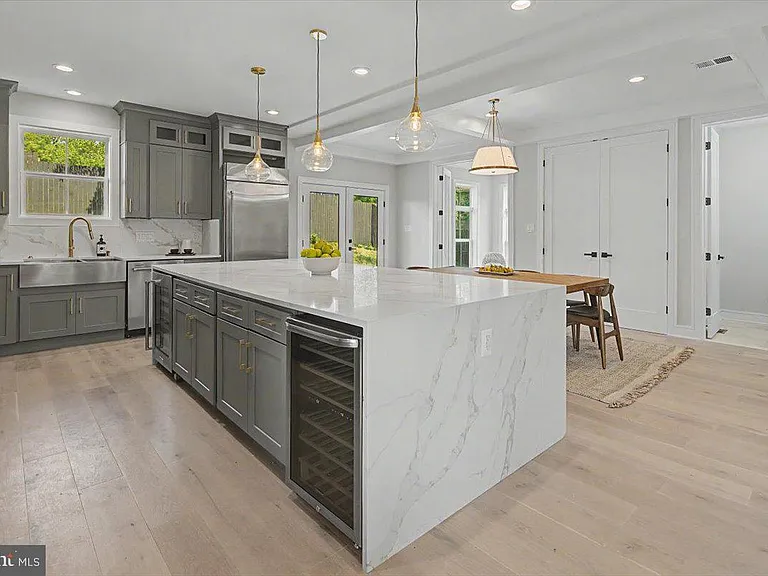 2902 Vista St NE — Photo 24