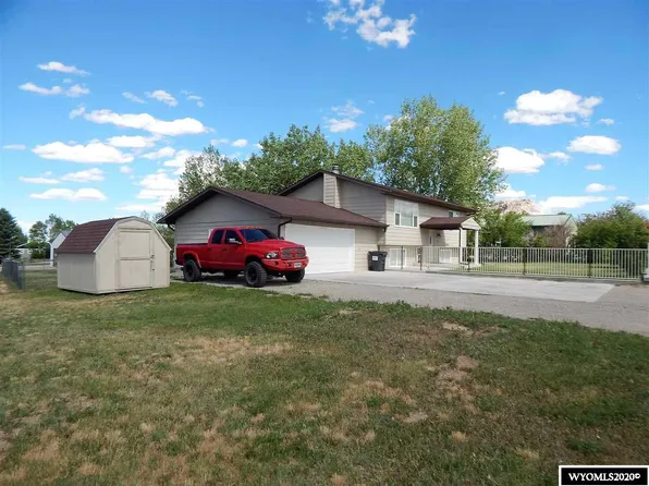 8 Crestview Way, Douglas, WY 82633