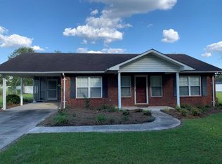 557 Beach Rd, Baxley, GA 31513