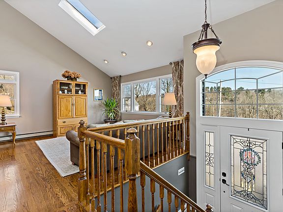 MadelynR-266 Mountain Rd-1.JPG