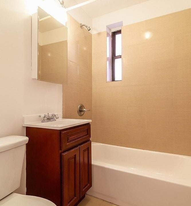 1st image of 1341 2nd Ave APT 5N
