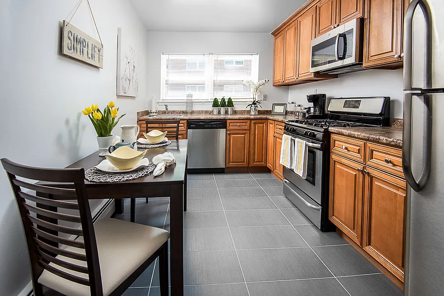 Georgetown Apartments — Photo 3