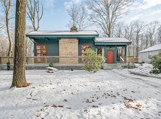 128 Sky Top Rd, Acme, PA 15610