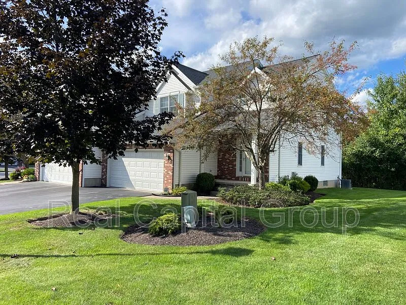 2 bed, 1.5 bath, 1818 sqft, $2,695 — Photo 1