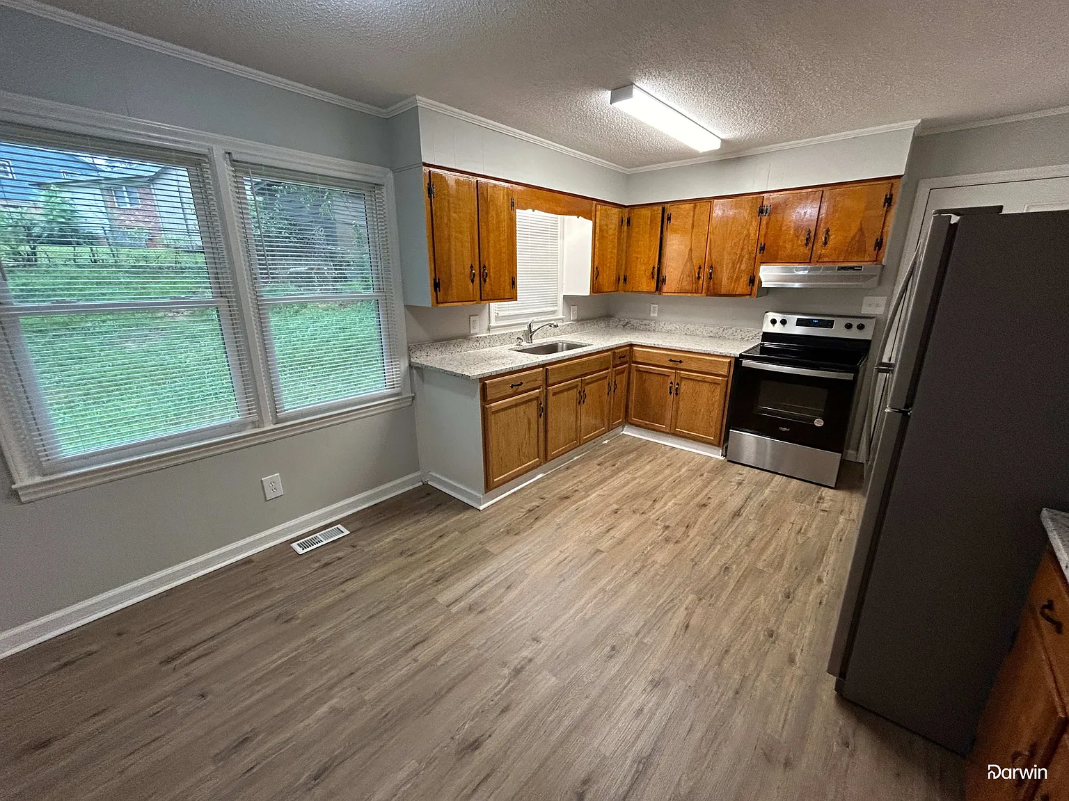 4 bed, 1.5 bath, 1452 sqft, $1,840 — Photo 2