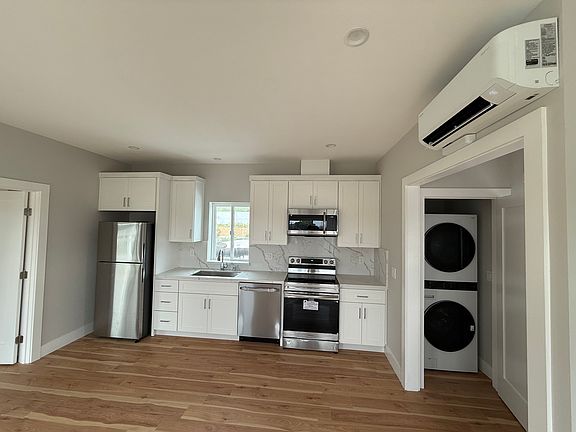 5th image of 43414 Newport Dr #43416