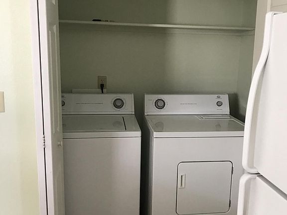 4th image of 925 Wright Way APT 203