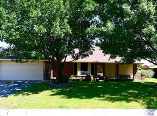 829 Nicole Dr, Burleson, TX 76028