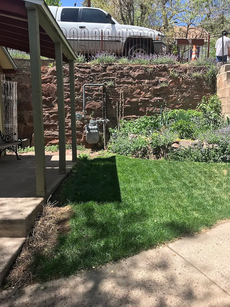 Studio, 300 sqft, $850 — Photo 1