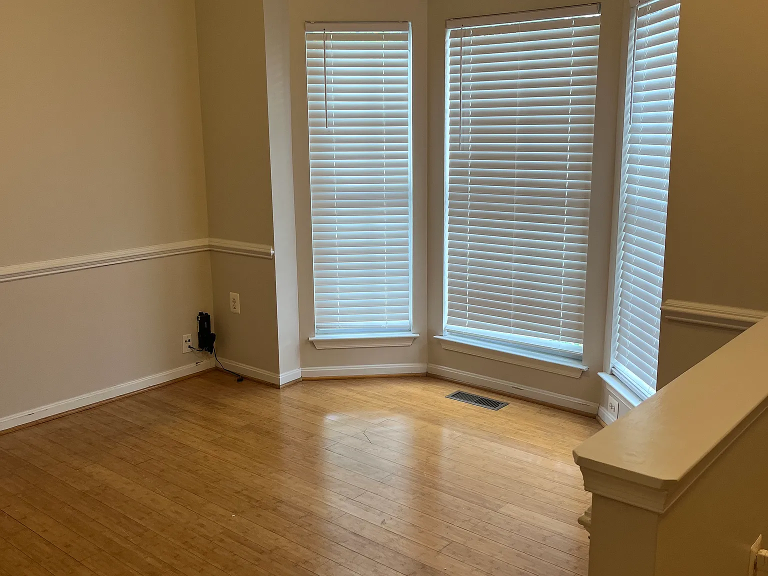 4 bed, 3.5 bath, 1424 sqft, $2,700 — Photo 2