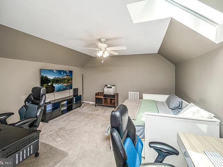 15385 Windsong Ln — Photo 39