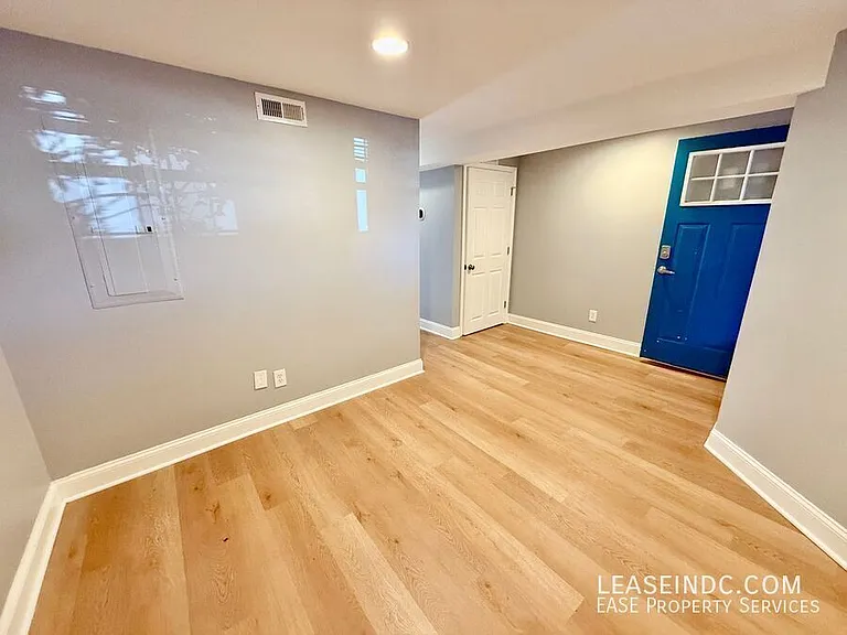 3119 11th St NW #B — Photo 4
