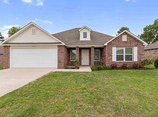 1711 Ridgefield Cir, Searcy, AR 72143