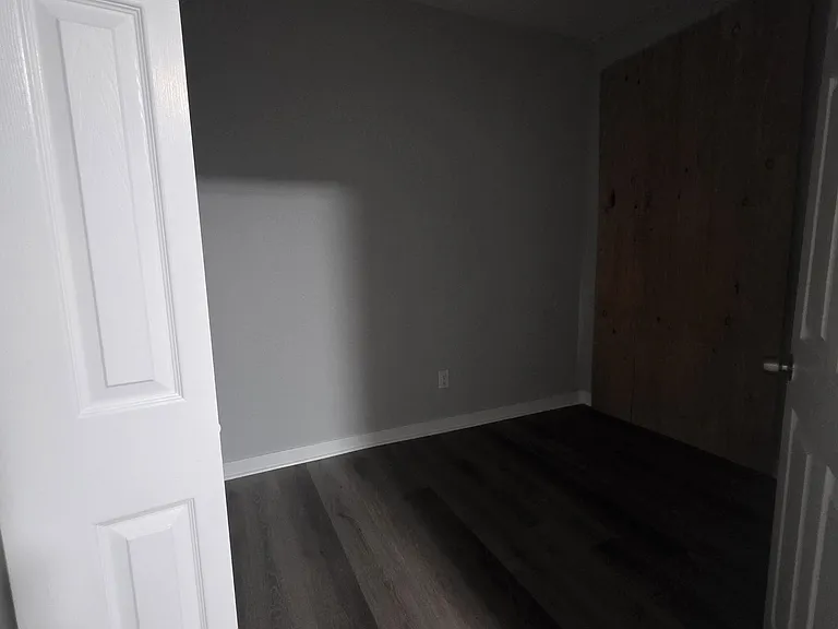 8 Graham Ave — Photo 6