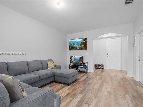 5th image of 11287 SW 239th St #Townhouse 11287