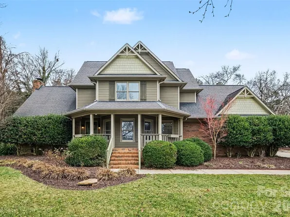 818 McGregor Dr NE, Concord, NC 28025