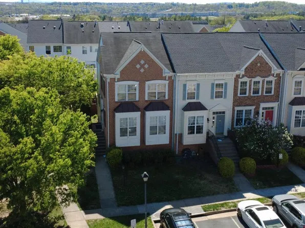 557 Edmonton Ter NE, Leesburg, VA 20176