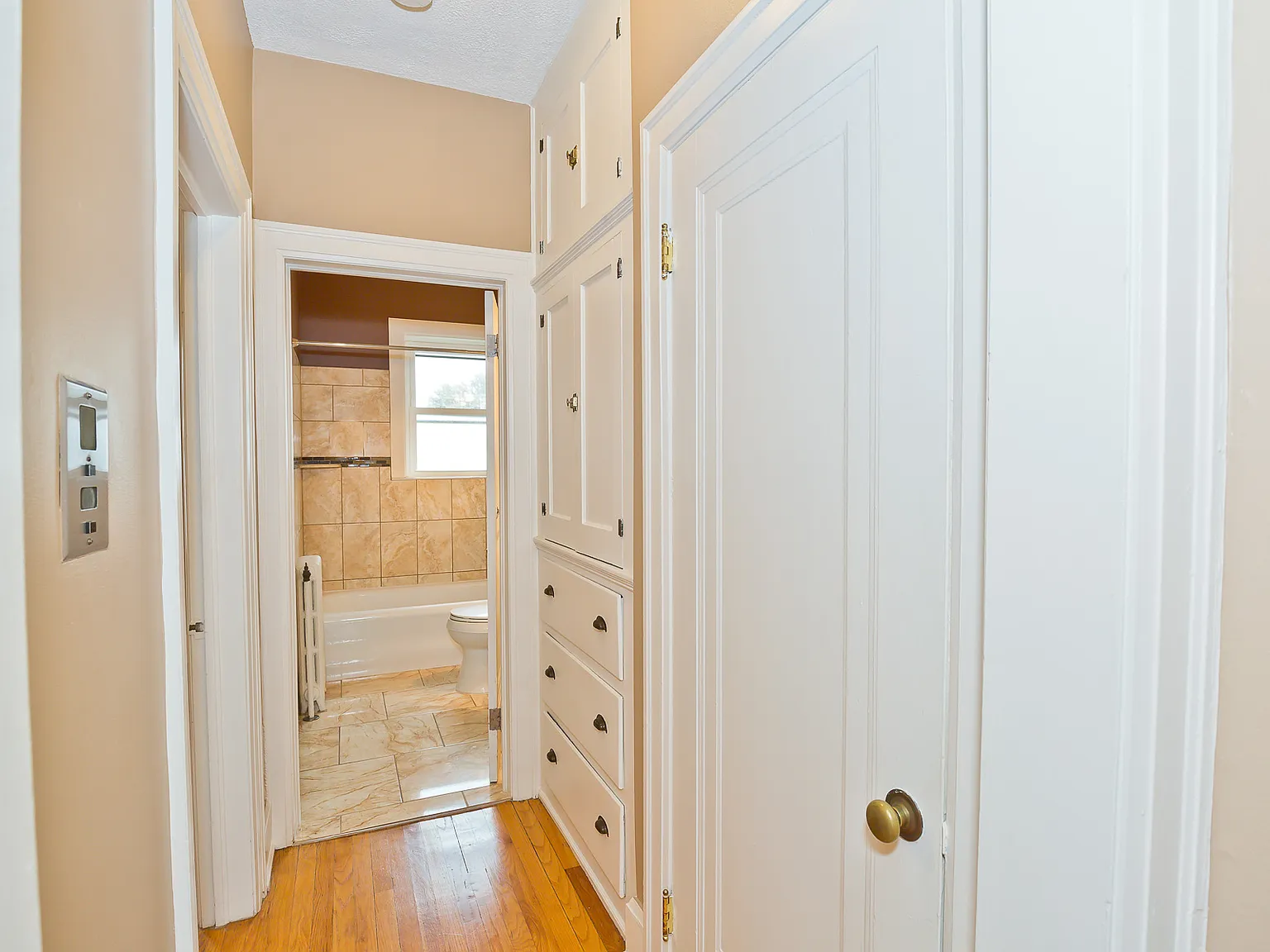1 bed, 715 sqft, $1,800 — Photo 4