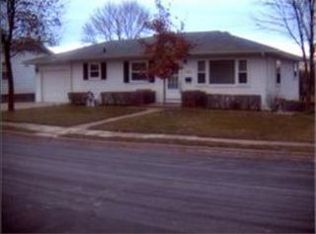 1982 Jeffrey Dr, Dubuque, IA 52001