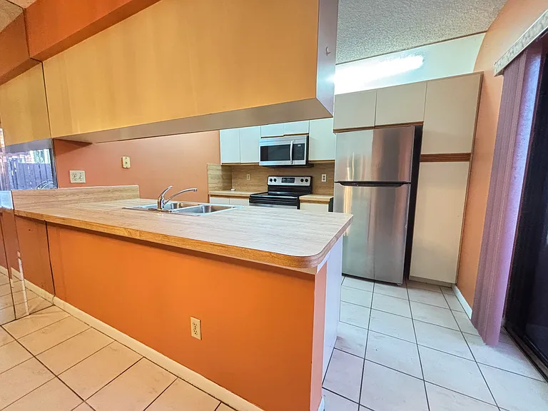 1701 S Coral Ter #1701 — Photo 3
