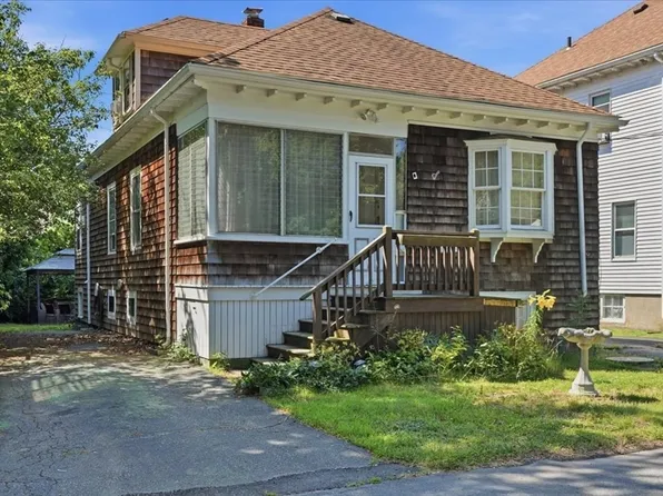 972 Elliot St, New Bedford, MA 02745