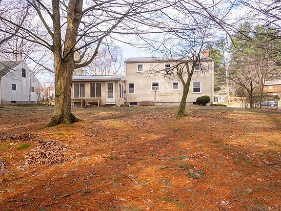 4th image of 44 Glenwood St