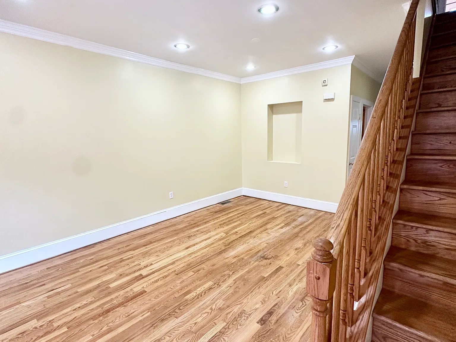 2 bed, 1.5 bath, 1100 sqft, $2,450 — Photo 3