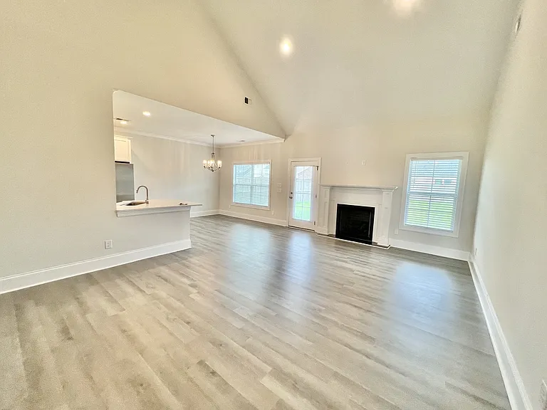 1102 Cavil Hollins Ct — Photo 16