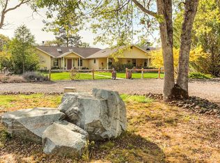 588 Glass Ln, White City, OR 97503