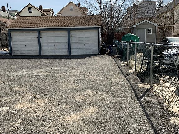 4th image of 1013 Jefferson Ave #2C