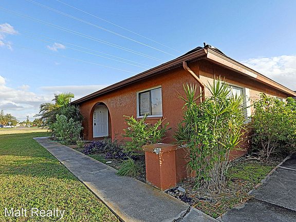 2nd image of 4415 SW Santa Barbara Pl
