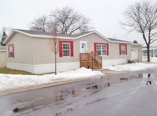 198 Springhill Dr, White Lake, MI 48386