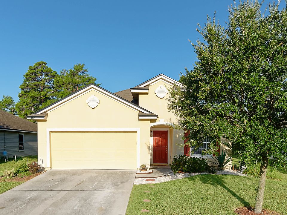 1st image of 925 S Garden Lake Dr