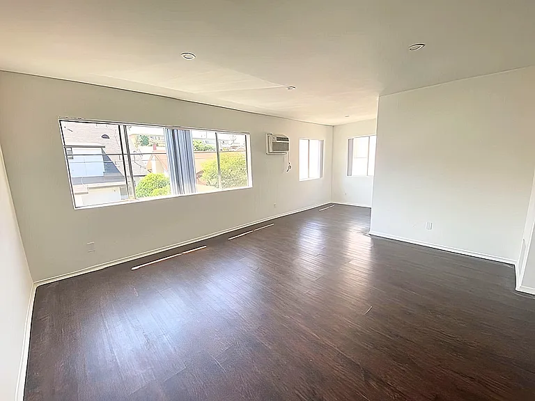 245 Rampart Blvd — Photo 2