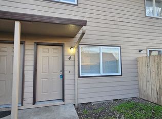 1867 N Keene Way Dr APT 4, Medford, OR 97504