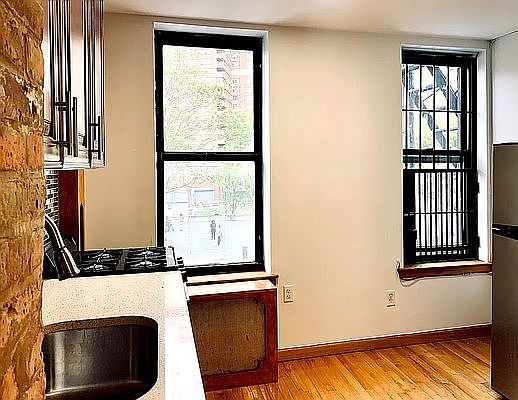 2nd image of 45 Essex St APT 5