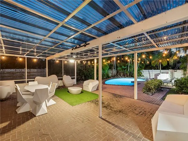 1247 Jackson St — Photo 12