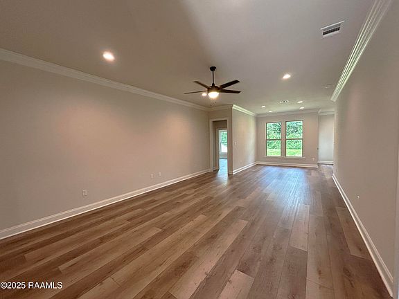 2nd image of 116 Oak Haven Dr