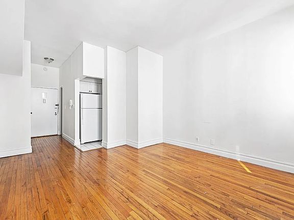 4th image of 154 W 70th St APT 4K