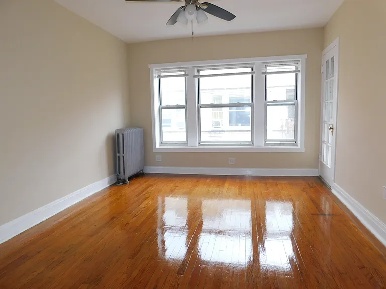 1112 W Columbia Ave #25 — Photo 1