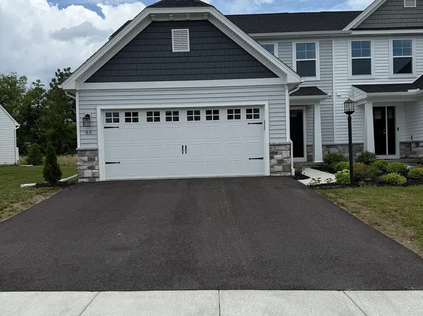 83 Long Bend Dr, Carlisle, PA 17015