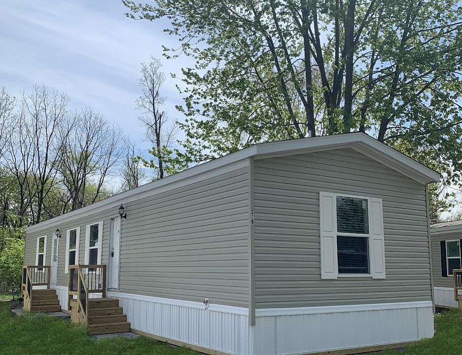 CLAYTON BLAZER Plan, Royal Village Manufactured Home Community, Toledo ...