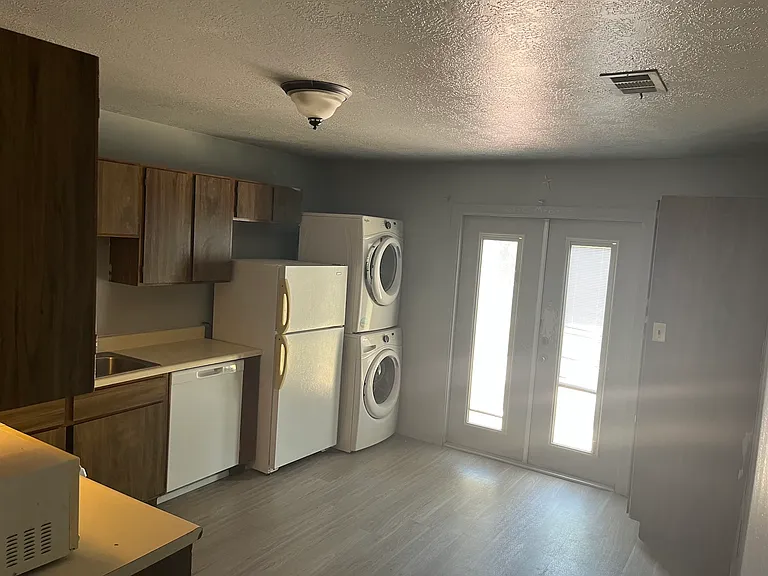 1412 Bermuda Ct — Photo 5